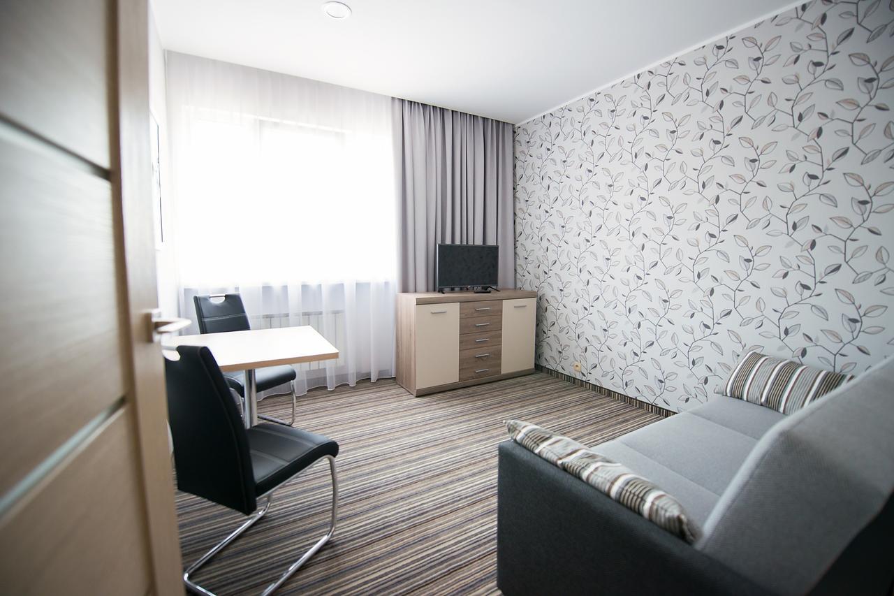 Hotel Almarco Środa Wielkopolska Exterior foto
